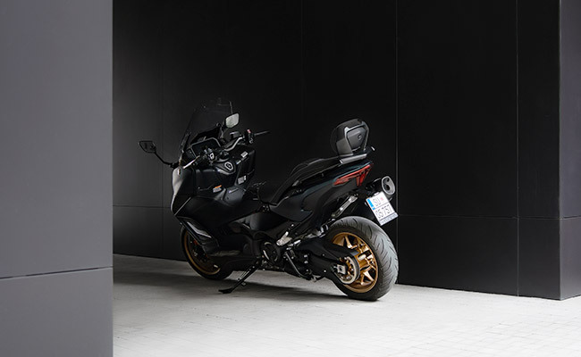 maxi-scooter-tmax